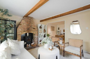 Adorable 2 bedroom guest house